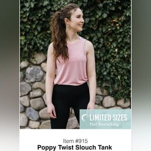 Zyia Active poppy twist slouch tank